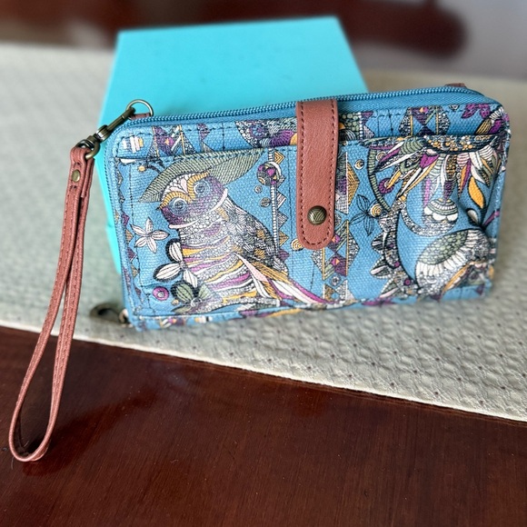 Sakroots Handbags - Sakroots Smartphone Wallet Wristlet Purse Owl NWOT